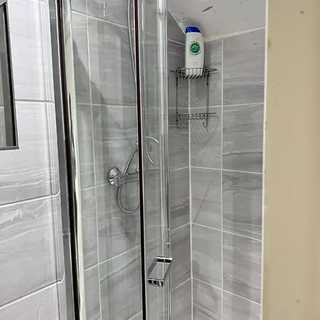Studio Ensuite Newbury Park London Penzion *