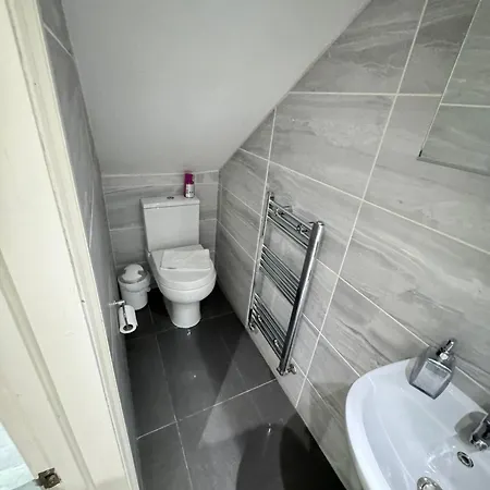 Penzion Studio Ensuite Newbury Park London Ilford