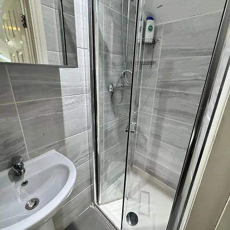 Penzion Studio Ensuite Newbury Park London