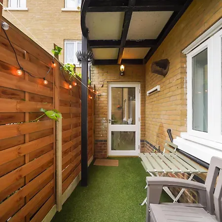 A Beautiful Stylish 2 Bedroom -city Of *