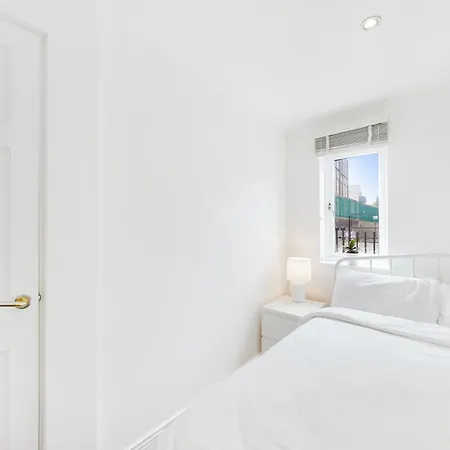 A Beautiful Stylish 2 Bedroom -city Of Apartment *