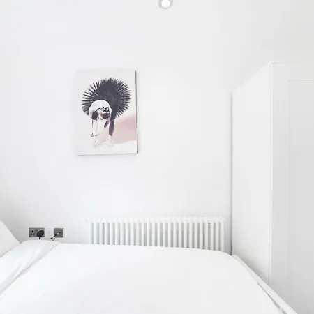 A Beautiful Stylish 2 Bedroom -city Of