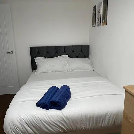 Apartment Two Bedroom Central Location Modern Flat Stratford London