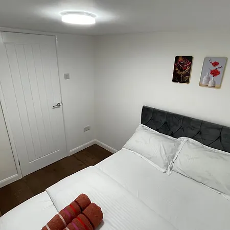 Apartment Two Bedroom Central Location Modern Flat Stratford London