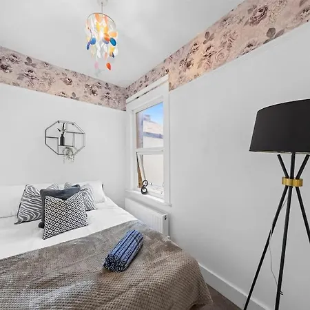 Apartment Charming Leytonstone 5 Bed -