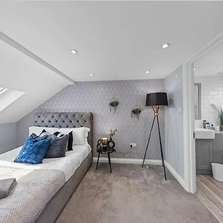Apartment Charming Leytonstone 5 Bed - London