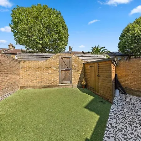 Charming Leytonstone 5 Bed - Apartment