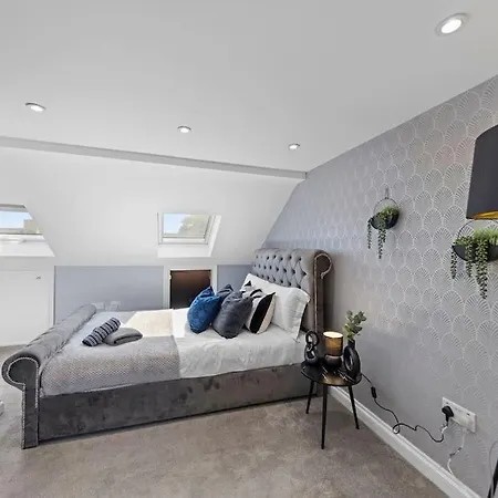 Charming Leytonstone 5 Bed - *