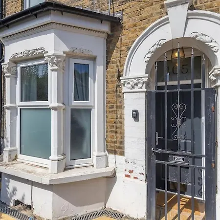 Charming Leytonstone 5 Bed - Apartment London