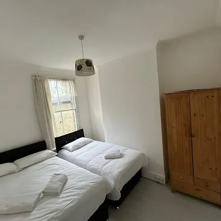 Apartment East 2 Bedroom Flat London