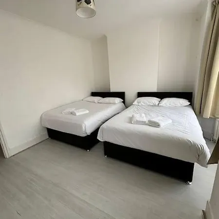Apartment East 2 Bedroom Flat *