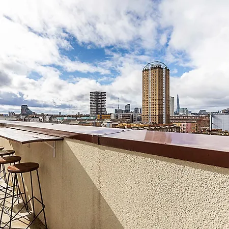 Apartment View Spacious 2 Bedroom Penthouse *