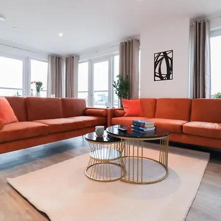 Serene 2-Bedroom Apartment By The River *