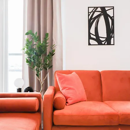 Serene 2-Bedroom Apartment By The River Apartment