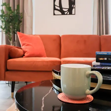 Serene 2-Bedroom Apartment By The River Apartment London