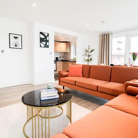 Serene 2-Bedroom Apartment By The River Apartment *
