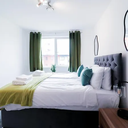 Serene 2-Bedroom Apartment By The River Apartment