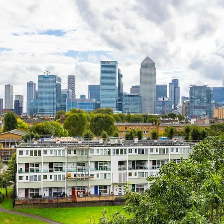 Poplar - Sleep 4-5 - Ideal For Business Travellers & Contractors - Near Canary Wharf And Dlr Station - Parking Tickets Available On Request