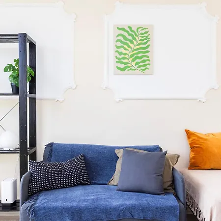 Apartment Poplar - Sleep 4-5 - Ideal For Business Travellers & Contractors - Near Canary Wharf And Dlr Station - Parking Tickets Available On Request *