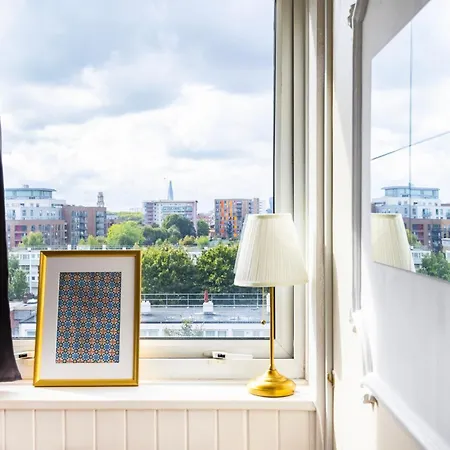Apartment Poplar - Sleep 4-5 - Ideal For Business Travellers & Contractors - Near Canary Wharf And Dlr Station - Parking Tickets Available On Request London