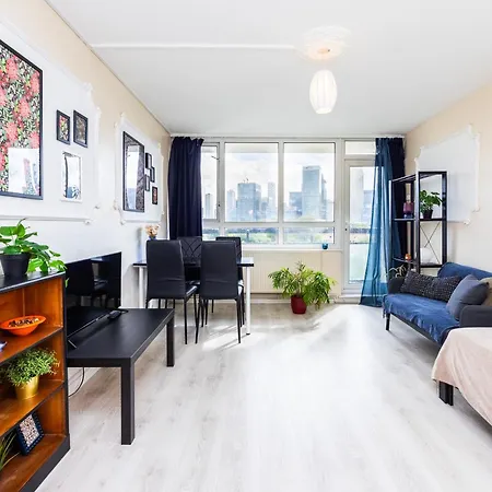 Poplar - Sleep 4-5 - Ideal For Business Travellers & Contractors - Near Canary Wharf And Dlr Station - Parking Tickets Available On Request *