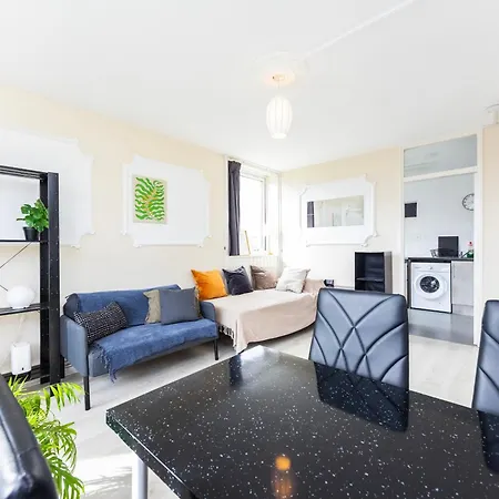 Poplar - Sleep 4-5 - Ideal For Business Travellers & Contractors - Near Canary Wharf And Dlr Station - Parking Tickets Available On Request