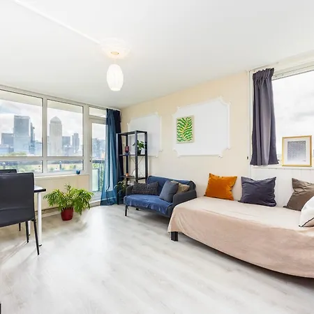 Poplar - Sleep 4-5 - Ideal For Business Travellers & Contractors - Near Canary Wharf And Dlr Station - Parking Tickets Available On Request Apartment London