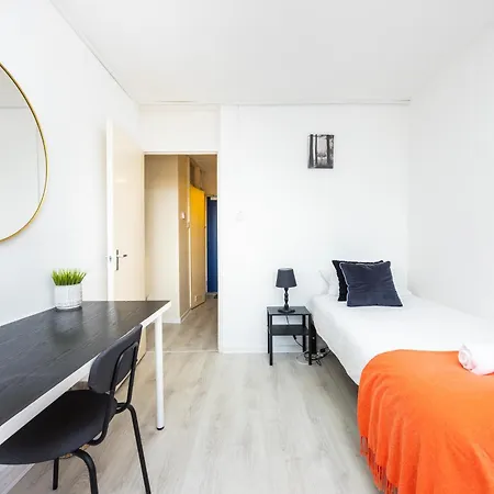 Poplar - Sleep 4-5 - Ideal For Business Travellers & Contractors - Near Canary Wharf And Dlr Station - Parking Tickets Available On Request *