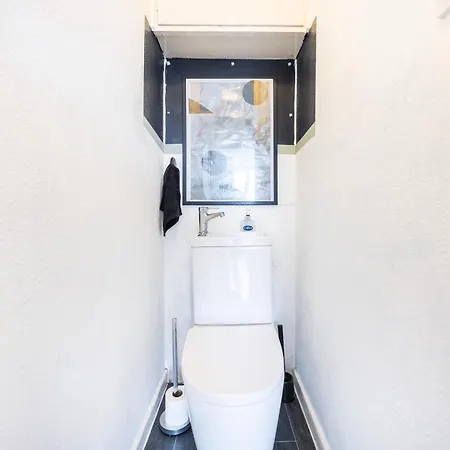 Apartment Poplar - Sleep 4-5 - Ideal For Business Travellers & Contractors - Near Canary Wharf And Dlr Station - Parking Tickets Available On Request *