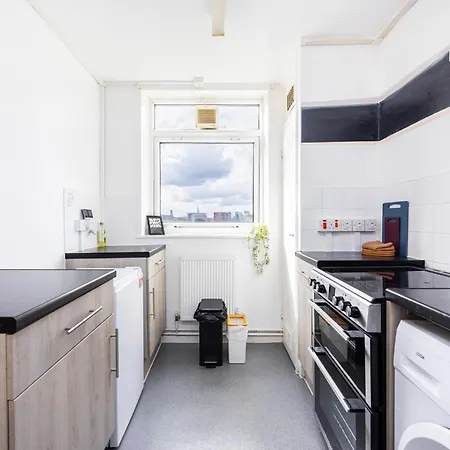 Poplar - Sleep 4-5 - Ideal For Business Travellers & Contractors - Near Canary Wharf And Dlr Station - Parking Tickets Available On Request