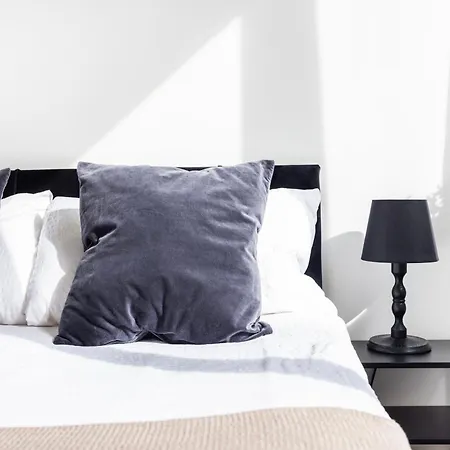 Apartment Poplar - Sleep 4-5 - Ideal For Business Travellers & Contractors - Near Canary Wharf And Dlr Station - Parking Tickets Available On Request
