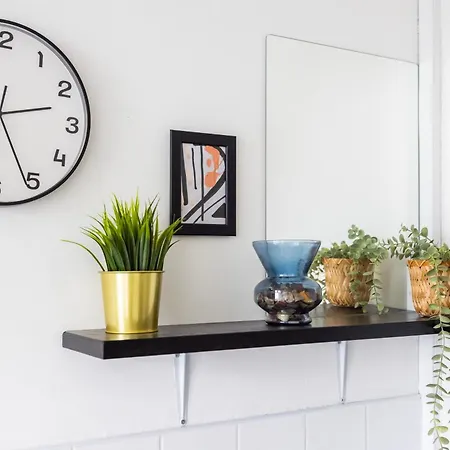 Poplar - Sleep 4-5 - Ideal For Business Travellers & Contractors - Near Canary Wharf And Dlr Station - Parking Tickets Available On Request Apartment London