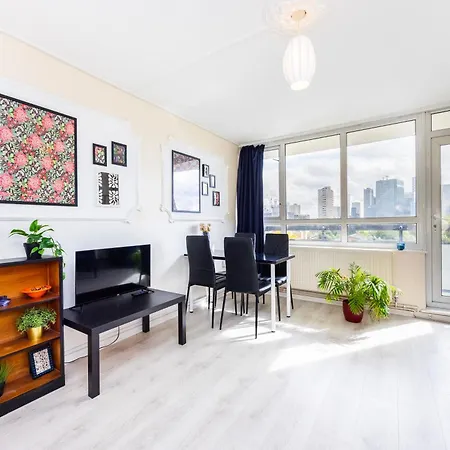 Business 2 Beds - Poplar - 2 Minutes From Station *