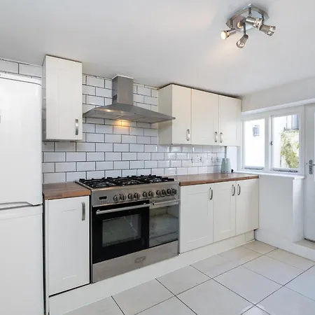 Beautiful House New Refurbished
