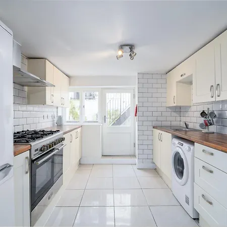 Beautiful House New Refurbished