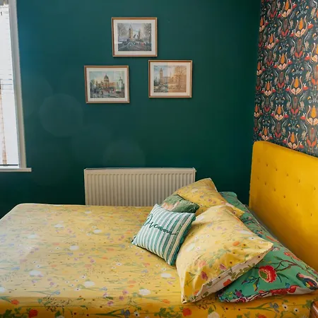 Holiday home Claremont - London