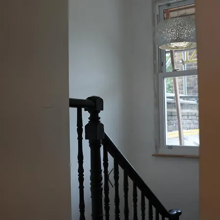 Apartment Stylish-brockley-entire Place