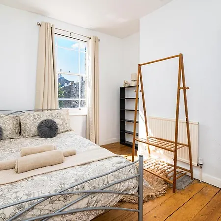 Comfy Double Bedroom London