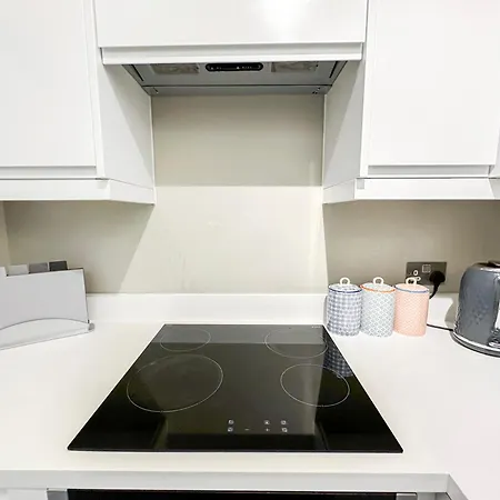 Charming 1-bedroom Haven Near The Shard In Elephant & Castle Apartment London