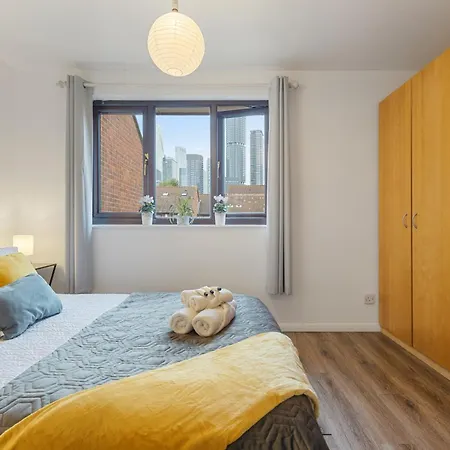 Cosy Canary Wharf House Apartment *