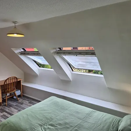 Spacious And Elegant With En-suites Available In Canary Wharf Londra