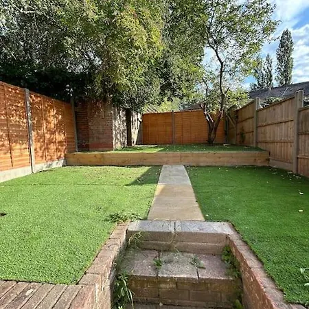 Urban Serenity South East 3 Bedroom House * London