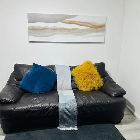 Apartment Urban Serenity South East 3 Bedroom House London