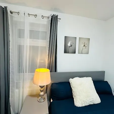 Urban Serenity South East 3 Bedroom House *