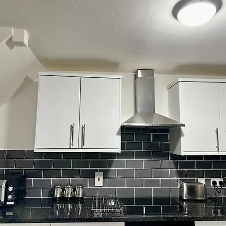 Urban Serenity South East 3 Bedroom House * London