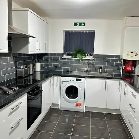 Urban Serenity South East 3 Bedroom House Apartment London