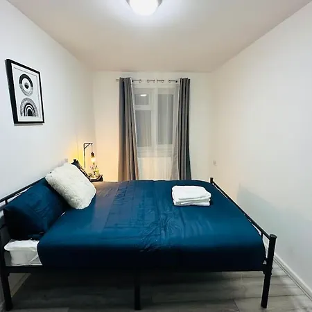 Urban Serenity South East 3 Bedroom House London