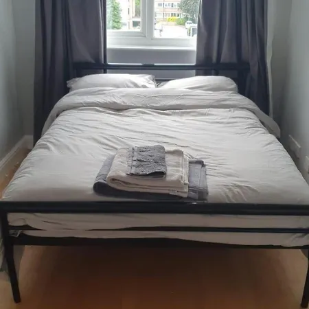 Appartement Spacious Wanstead Apartment- Sleeps 4! *
