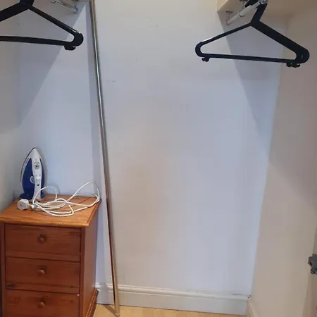 Spacious Wanstead Apartment- Sleeps 4! Appartement Londres