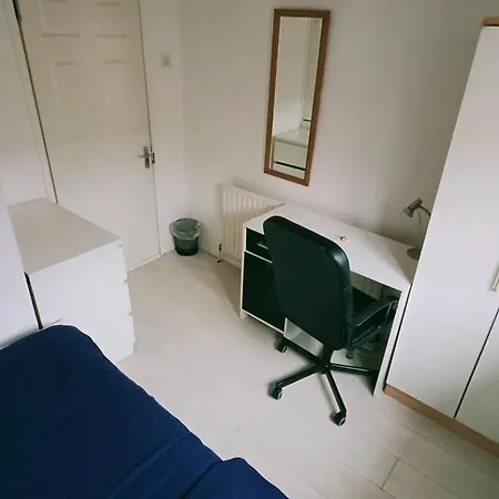 Guest house In Stepney-limehouse